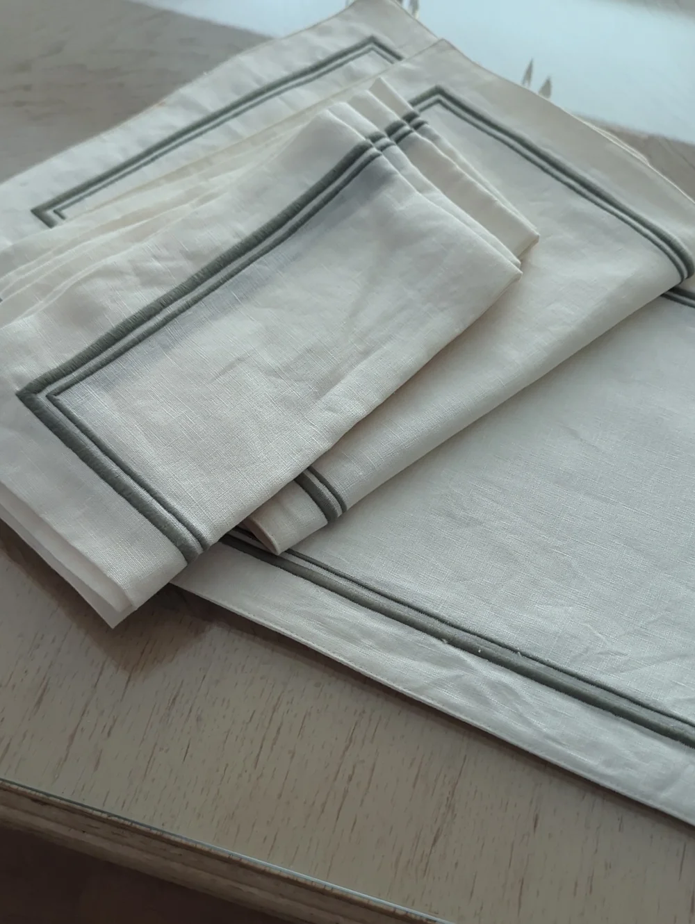 Linen Placemats And Napkins